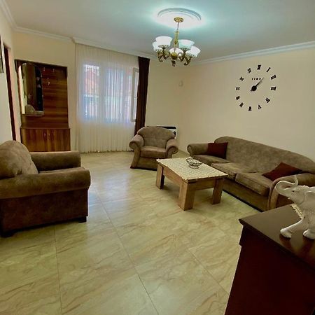 Family Home Batoumi Extérieur photo