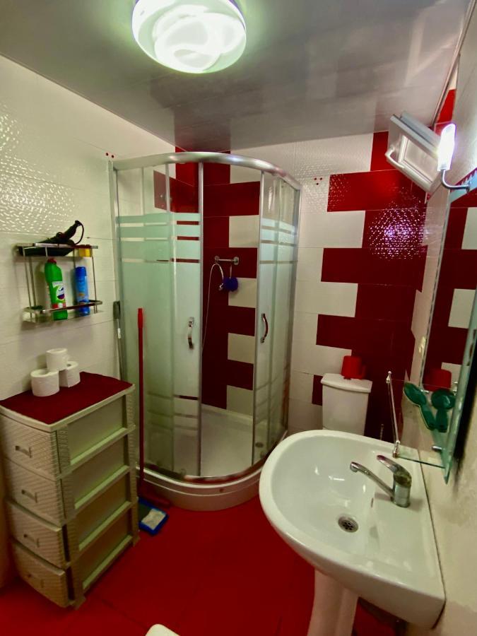 Family Home Batoumi Extérieur photo