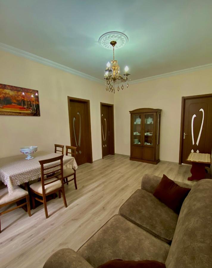 Family Home Batoumi Extérieur photo