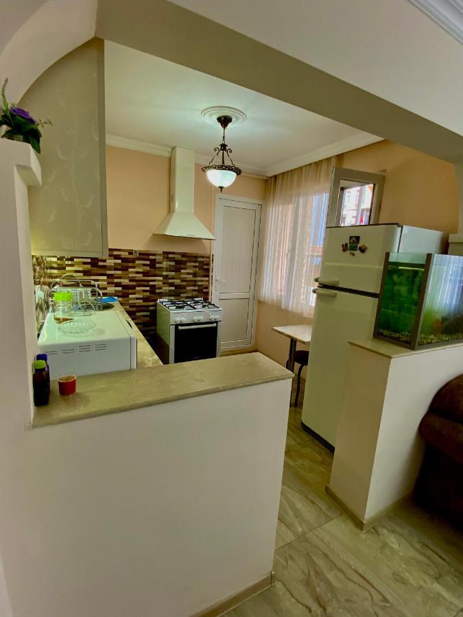 Family Home Batoumi Extérieur photo