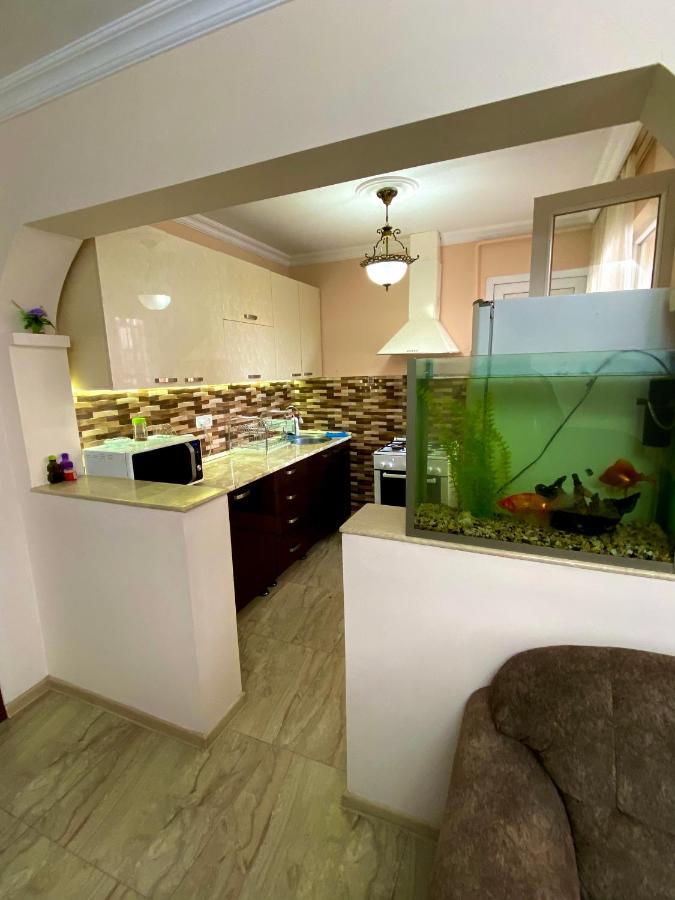 Family Home Batoumi Extérieur photo
